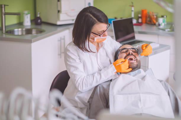 Best Cracked Tooth Emergency Dentist  in New Mford, IL
